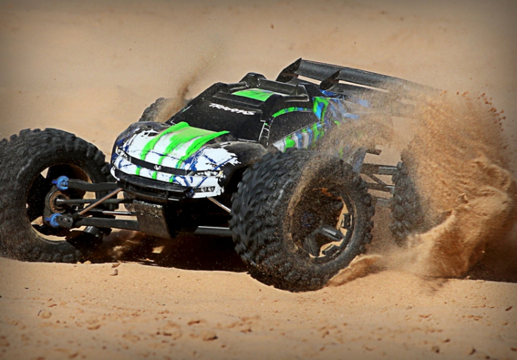 Traxxas e-revo 2.0 Monster Truck Brushless 1/10 08
