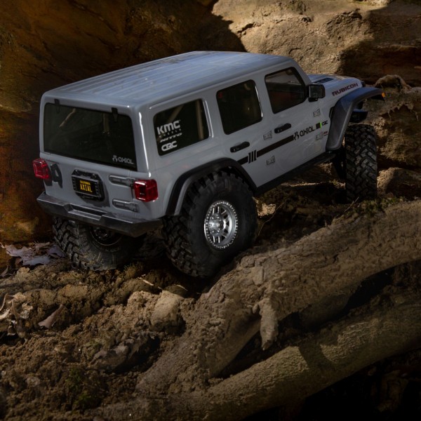 Jeep telecomandate nel shop fango