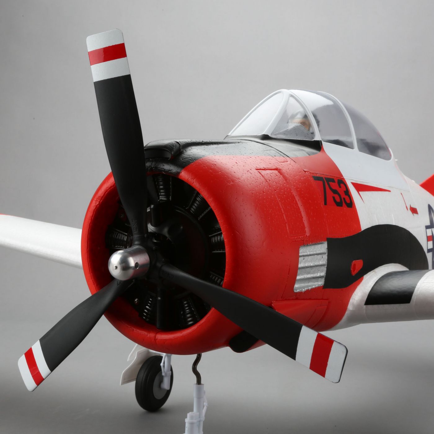 E-flite T-28 Trojan 1.2m BNF Basic AS3X 02