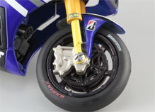 Kyosho Mini-z Motoracer Yamaha M1Lorenzo rtr 4